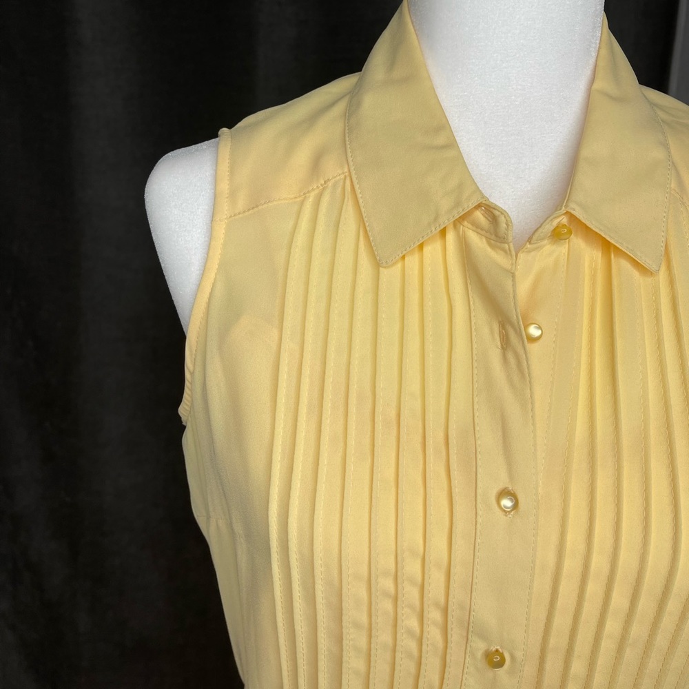 Flowy yellow sleeveless canary dress
